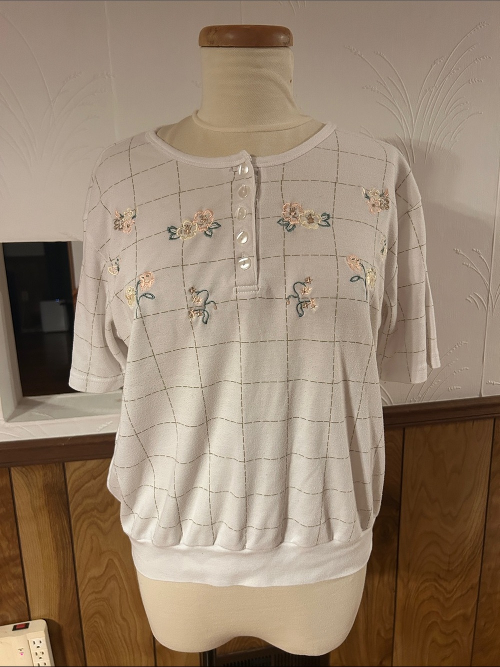 White Butterflies and Flowers Embroidered Short-Sleeve Knit Top